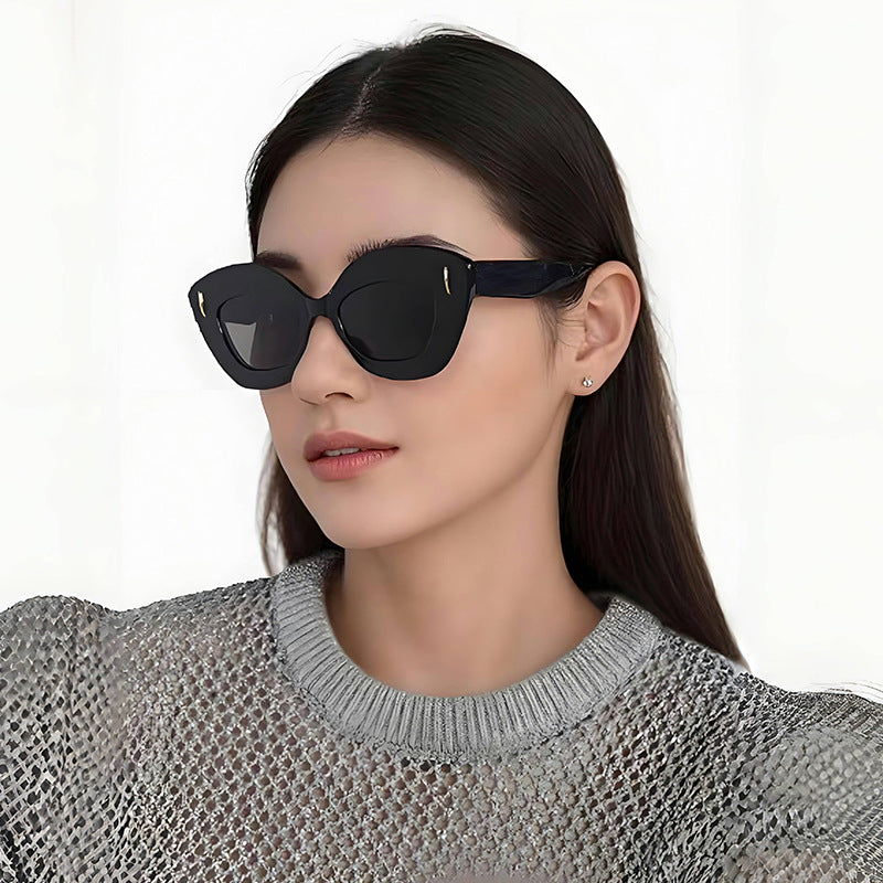 Damen Cat-Eye Sonnenbrille mit luxuriösen Designelementen Karnz