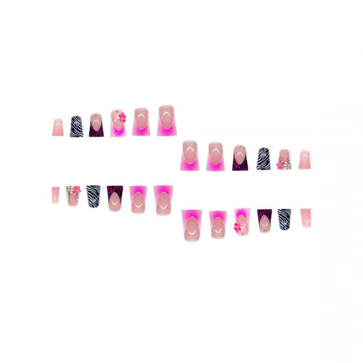 Künstlerische Glitter-Nagelverlängerungen Karnz