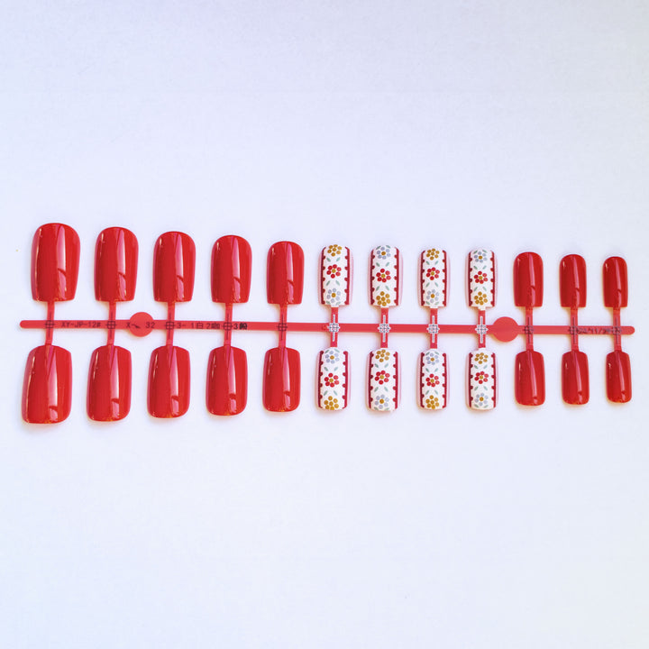 Künstlerische Nagelkunst