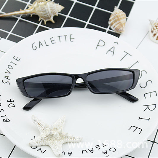 Damen modische Sonnenbrille im eleganten Retro-Stil Karnz