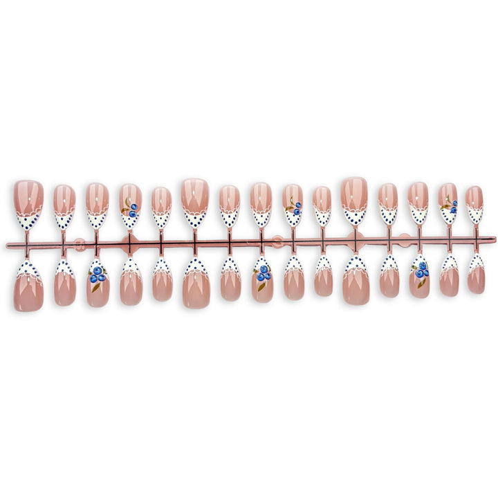 Thematisches dekoratives Press-On-Nagelset mit künstlerischen Designs