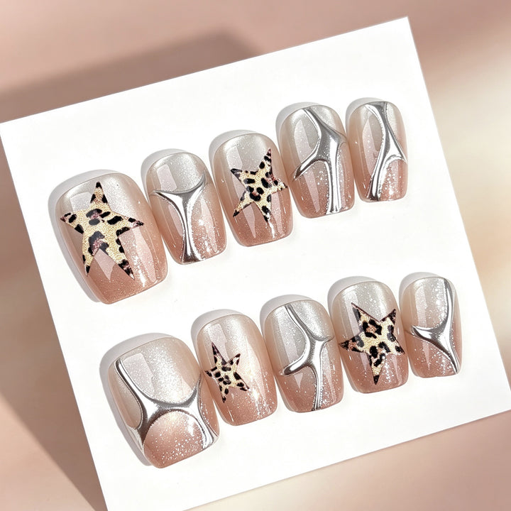 Künstlerisches Nageldesign