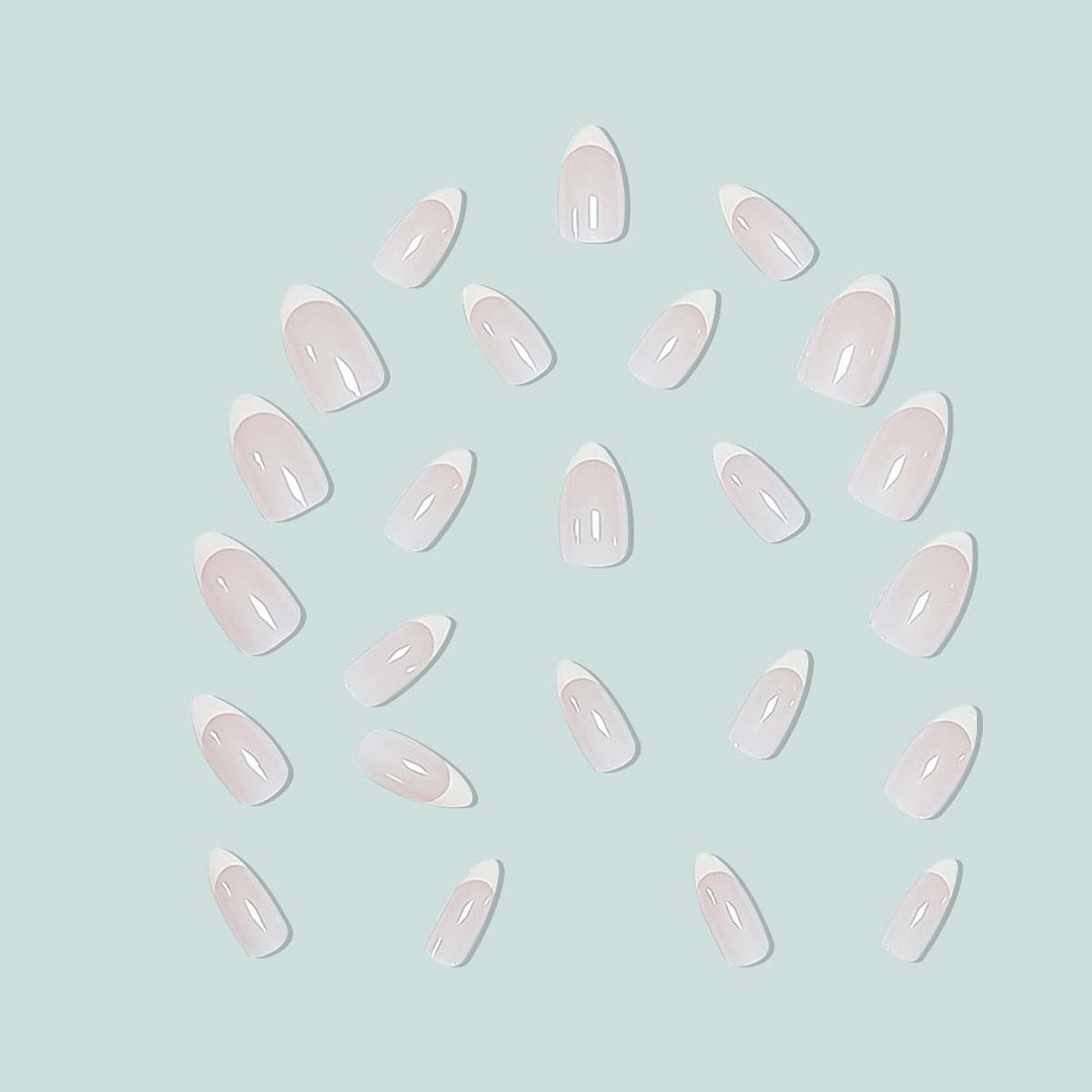 Elegante Stiletto-Nägel mit französischem Design Karnz
