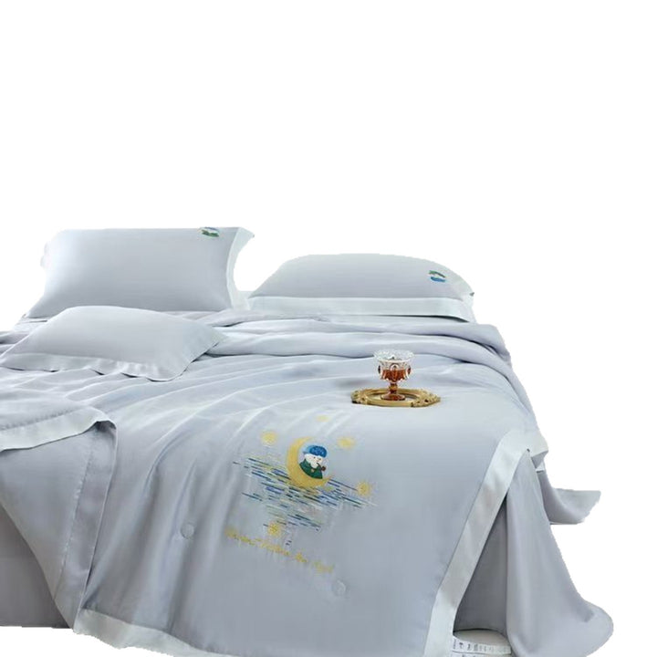 Satin-Bettwäsche-Garnitur mit illustrativer Portrait-Stickerei und feiner Satinkante