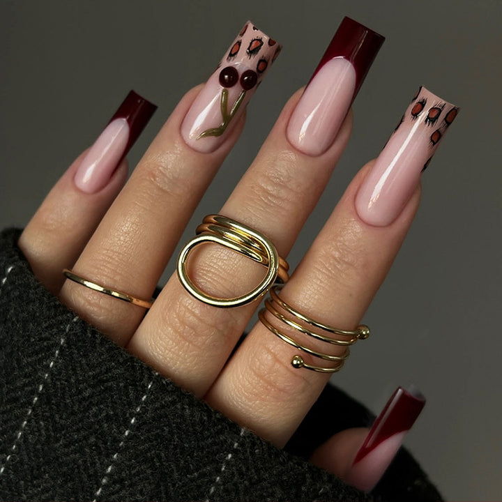 Künstlerisches Floral Press-On Nagelset Karnz