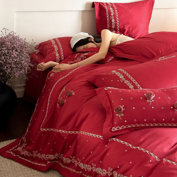 Besticktes Bettbezug-Set aus Baumwollsatin mit 3D-Rosenapplikationen und Zierkante