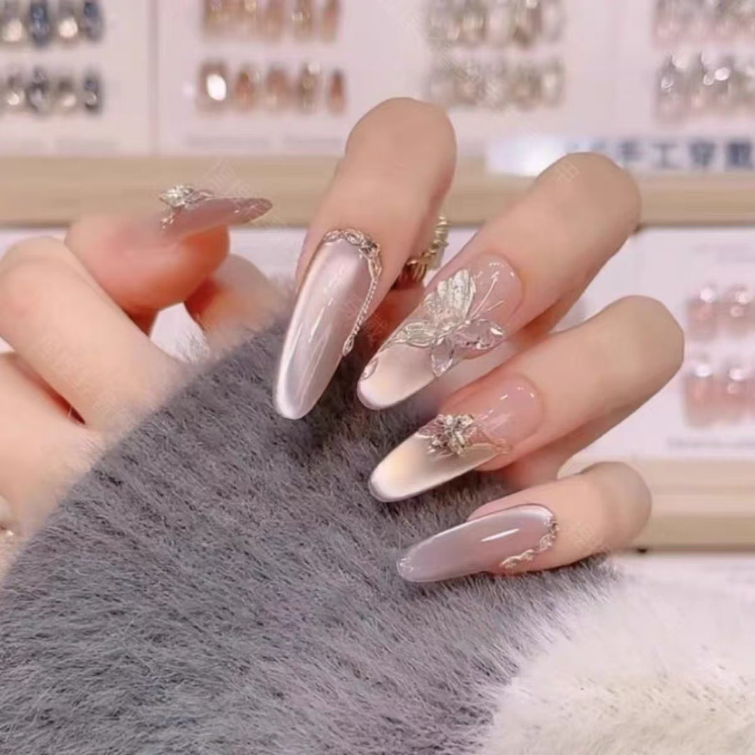 Elegantes dekoratives Press-On-Nagels Set Karnz