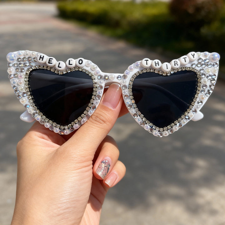 Herzförmige mit Perlen verzierte Sonnenbrille Karnz