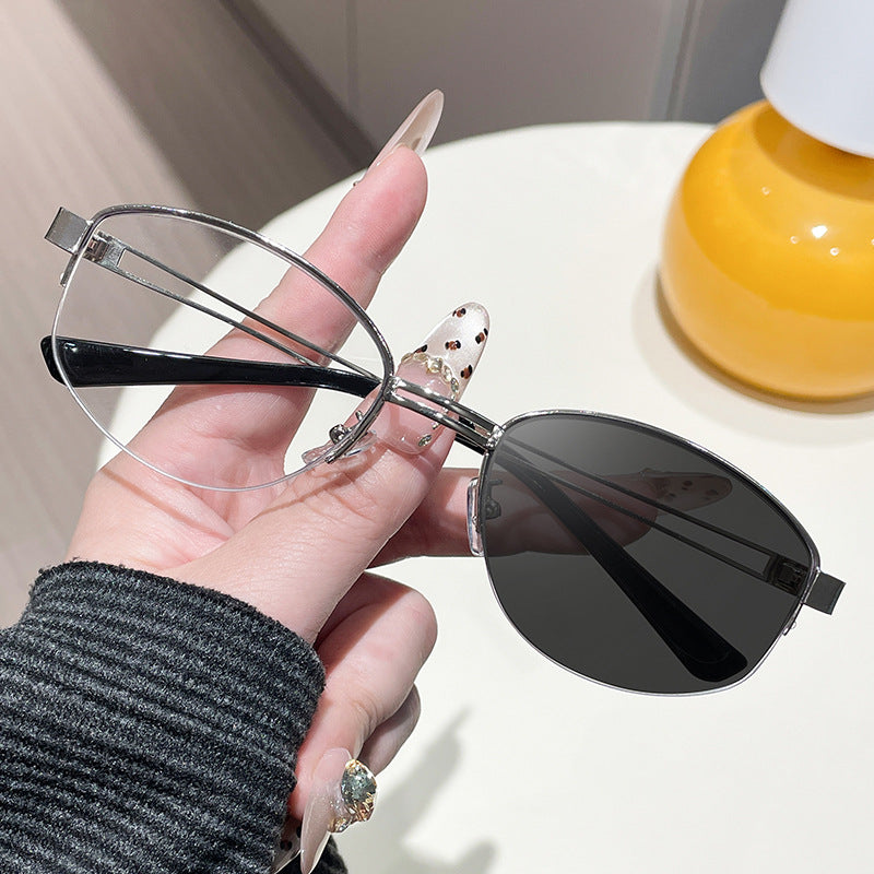 Damen modische Brille mit modernem Metallrahmen Karnz
