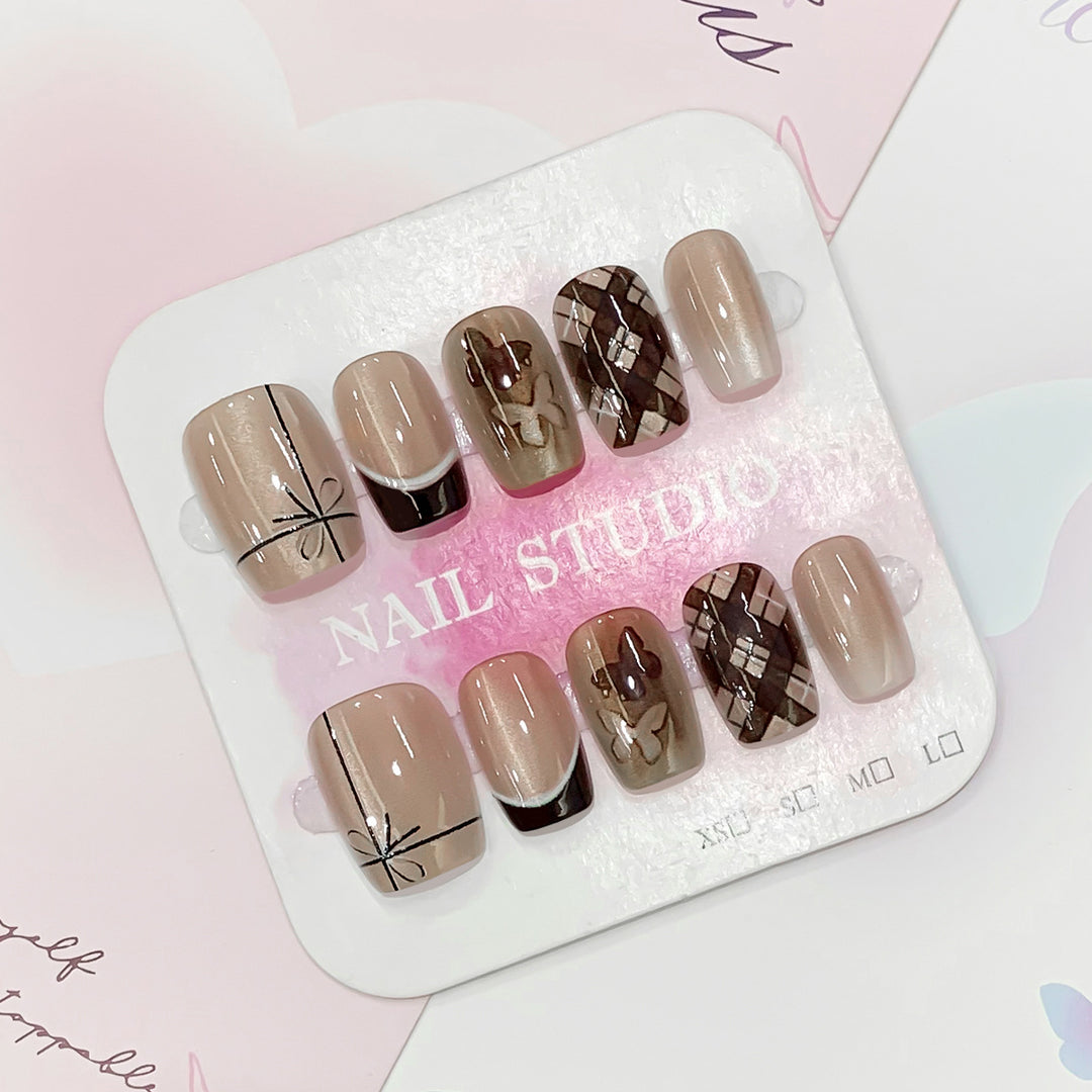 Kunstvolle Nagelspitzen Karnz