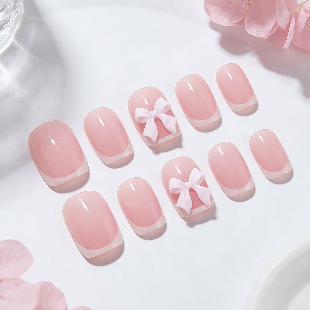 Blumenverzierte Press-On Nagelkunst Karnz