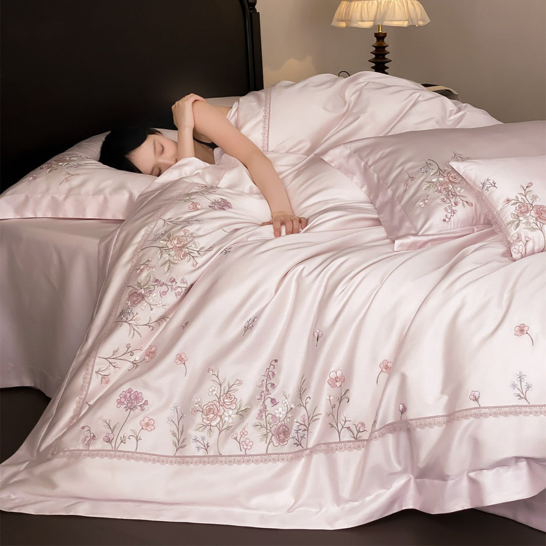 Charmeuse Satin Blumenstickerei Bettbezug Set mit gewelltem Spitzenrand