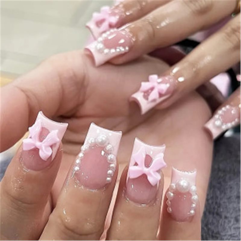 Künstlerisches Press-On-Nagelset mit Premium-Verzierungen Karnz