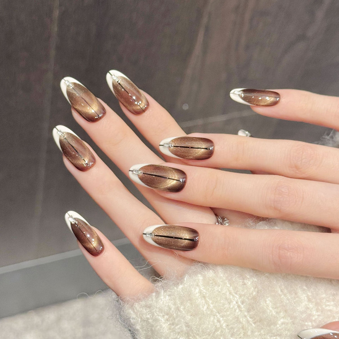 Glamouröses Press-On Nagelkunst-Set mit glitzernden Akzenten