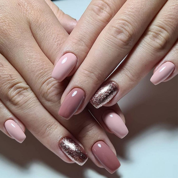 Glamouröse Glitzer-Stiletto Press-On Nägel Karnz