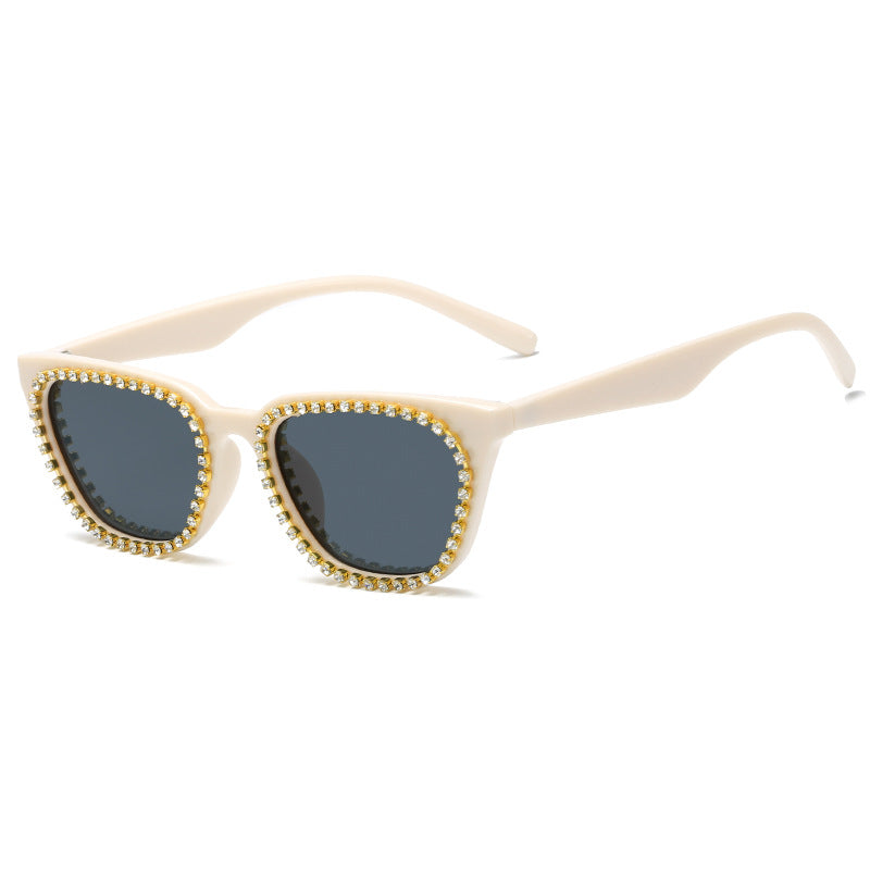 Damen Sonnenbrille mit glamourösem Strassrahmen Karnz