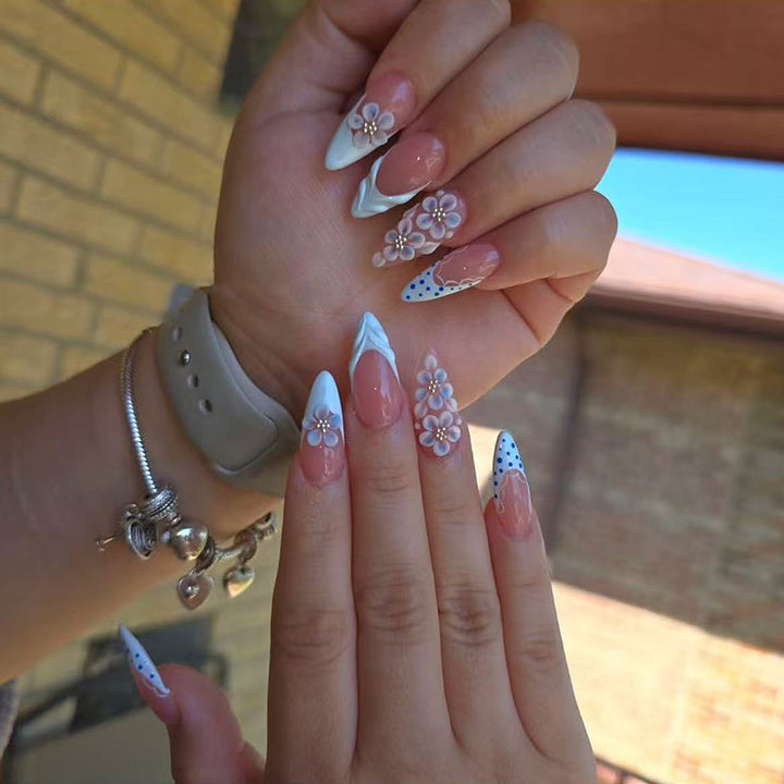 Floral Akzent Nagelkunst Verlängerungen Karnz