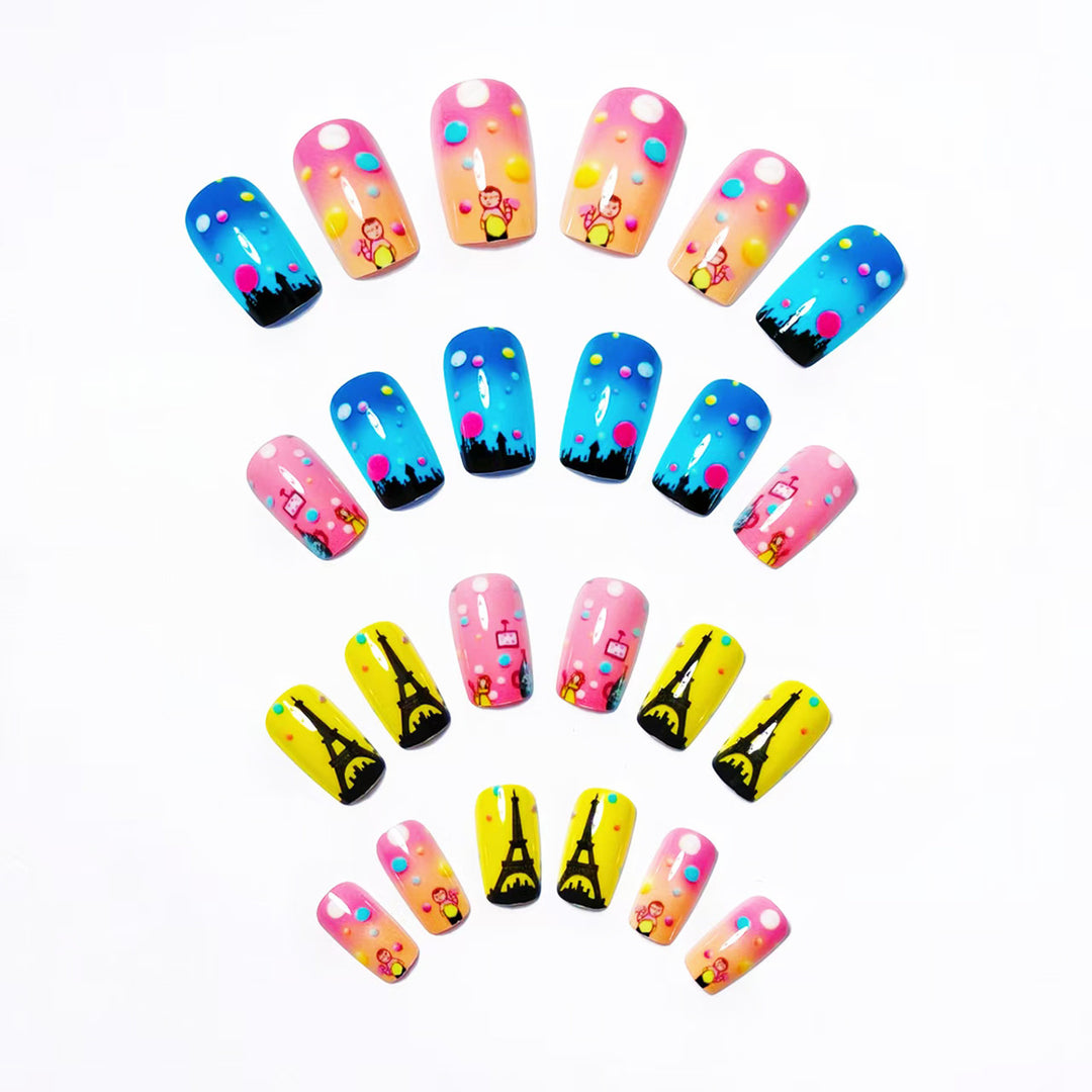 Kreative Nail Art mit Pariser Motiven Karnz