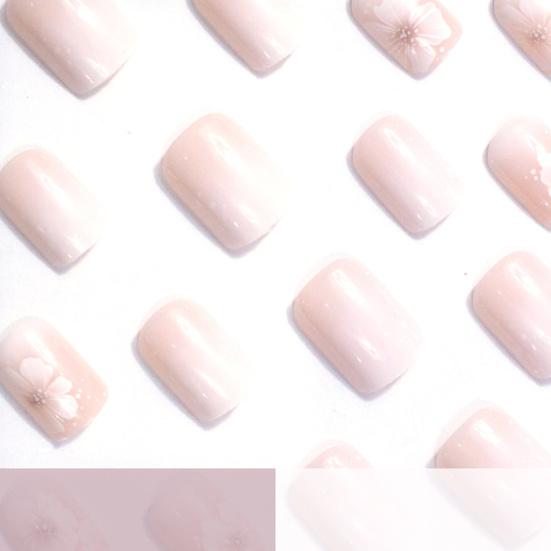 Elegantes Florales Nagelkunstset Karnz