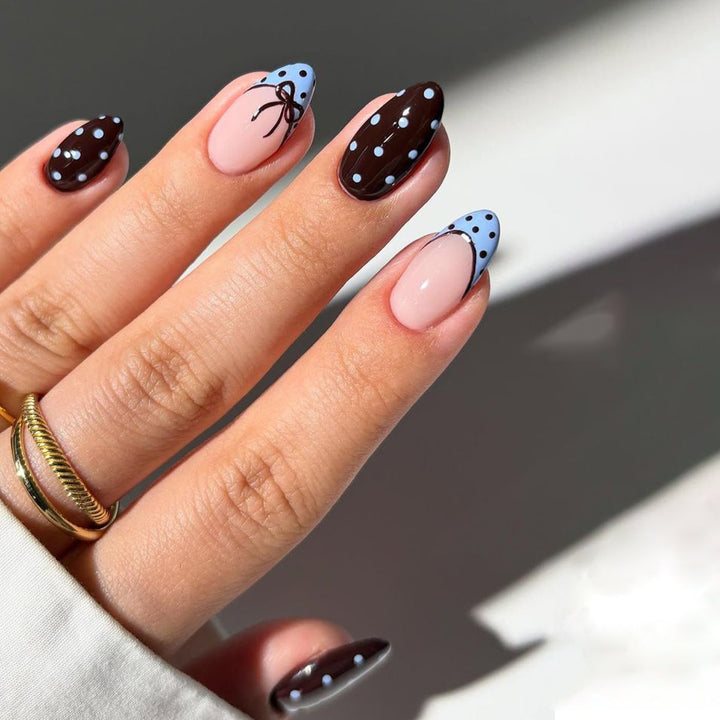 Künstlerisches Gel-Nagelkunst-Design Karnz