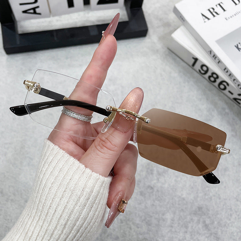 Damen elegante und modische Sonnenbrille mit transparentem Rahmen Karnz