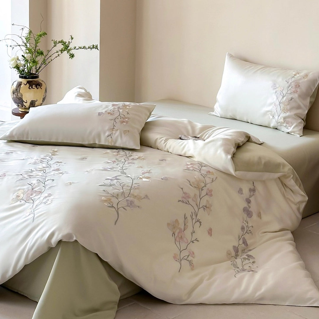 Seiden-Effekt Botanisch Besticktes Bettbezug-Set mit Micro-Satin Rückseite