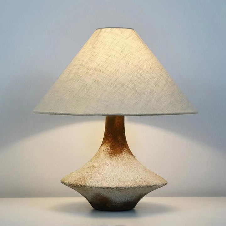 Artisan Tischlampe mit natürlicher Ästhetik