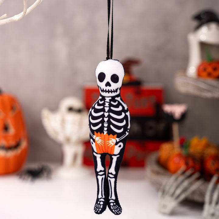 Halloween-Hängedekoration Plüschkürbis mit Tüllkragen und Bandaufhängung