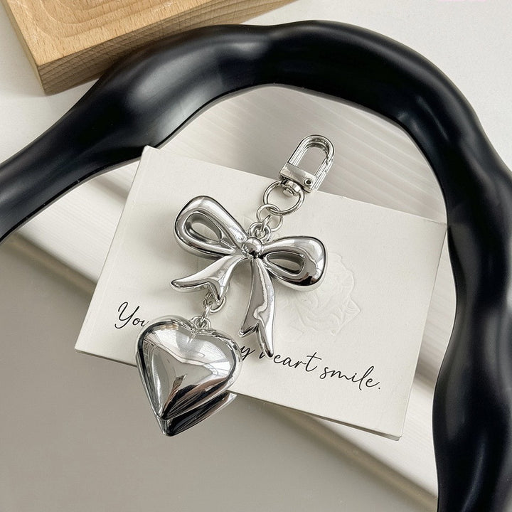 Herzförmiger Charm Schlüsselanhänger Karnz