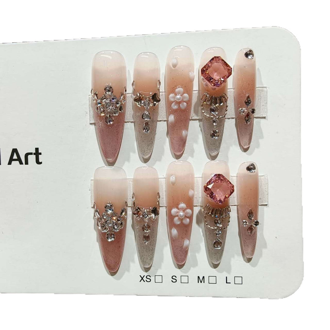 Elegantes Press-On Nageldesign-Set mit Edelsteinverzierungen