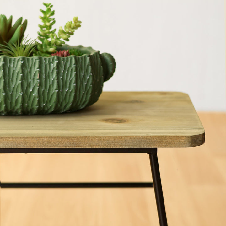 Moderner Holz-Hocker mit Metallgestell Karnz
