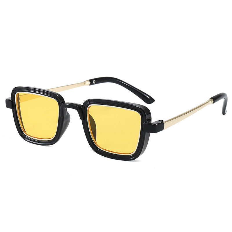 Damen quadratische Sonnenbrille mit transparentem Rahmen und goldenen Akzenten Karnz