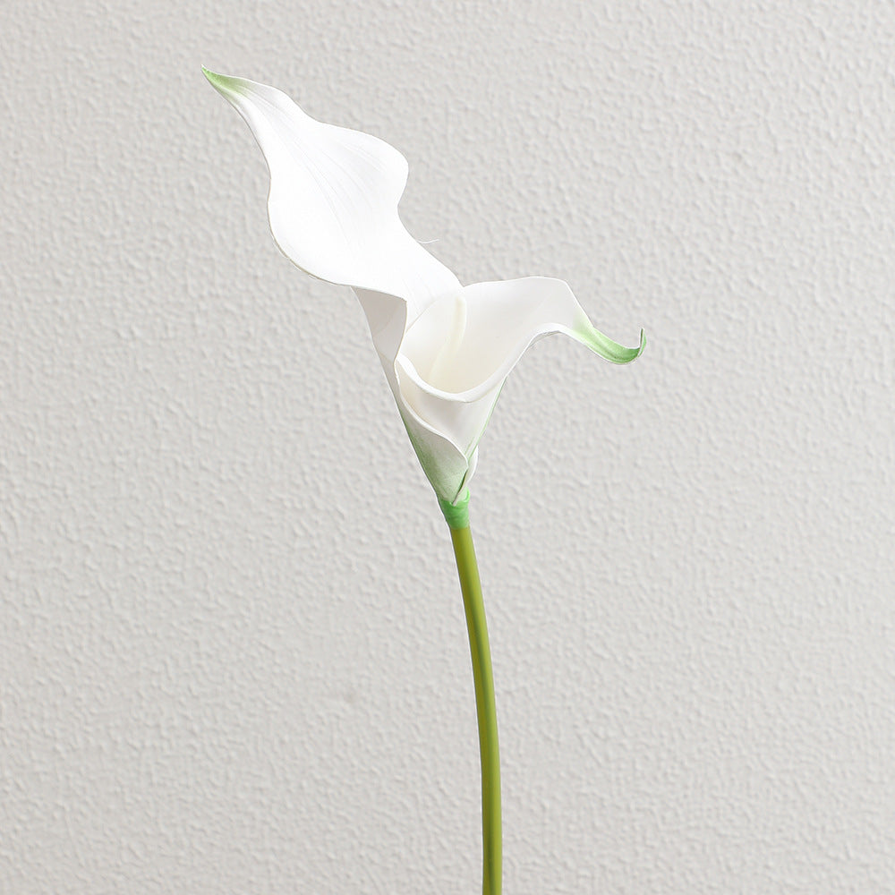 Künstlicher Calla-Blütenzweig mit realistischen Details Karnz