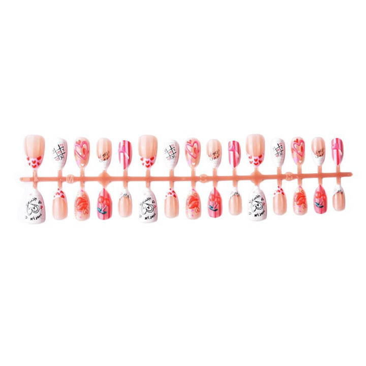 Kreatives Herz-Nageldesign Set Karnz