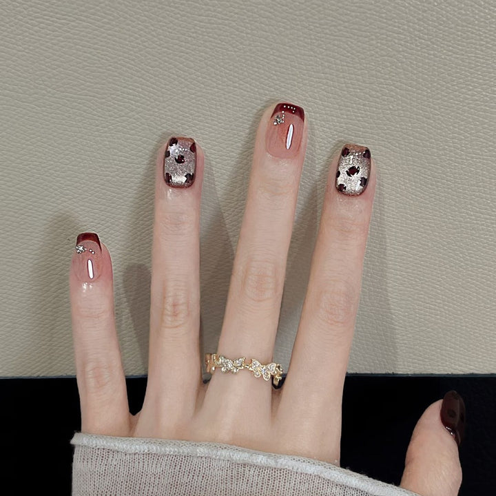 Künstlerische Florale Nagelkunst
