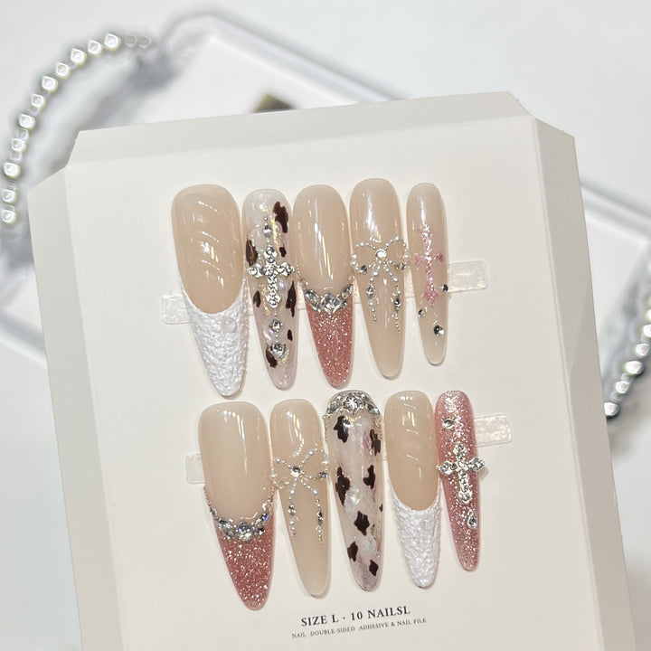 Dekorativer langer Stiletto Press-On-Nagelsatz