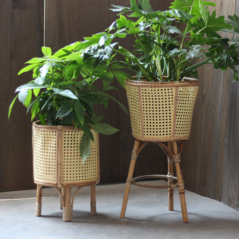 Stilvoller Pflanzenständer aus Rattan Karnz