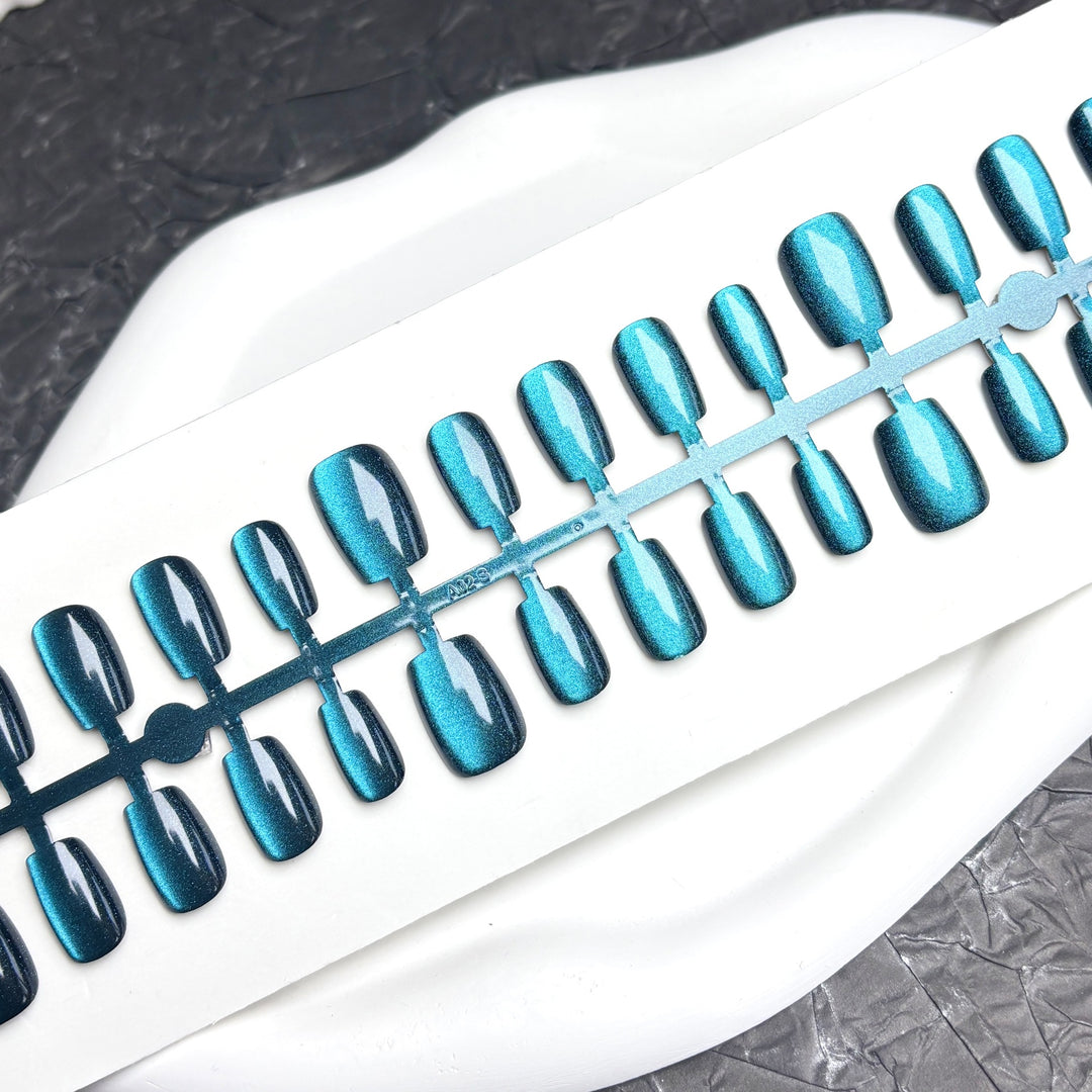 Premium Press-On Nagelkunst Set mit schimmerndem Finish