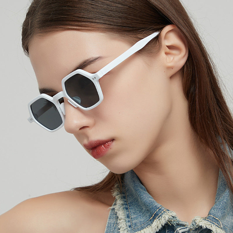 Damen hexagonale Sonnenbrille im modernen Design mit schützenden Gläsern Karnz
