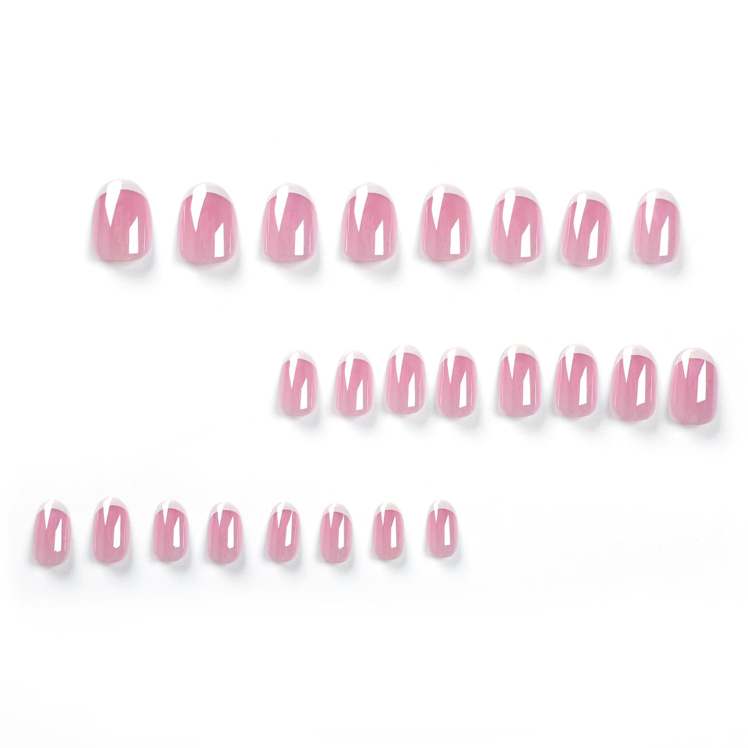 Exklusive Nagelkunst mit elegantem French-Tip Karnz