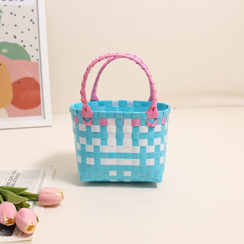 Damen Handtasche aus geflochtenem Kunststoff mit fröhlichem Muster Karnz