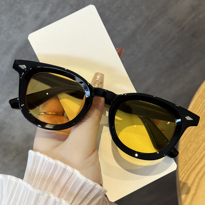 Damen modische Cat-Eye Sonnenbrille mit transparentem Rahmen Karnz
