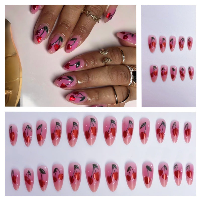 Kunstnail Art mit Kirschdesign Karnz