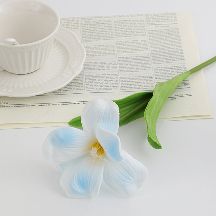 Künstlicher Orchideenblütenzweig mit realistischen Details Karnz