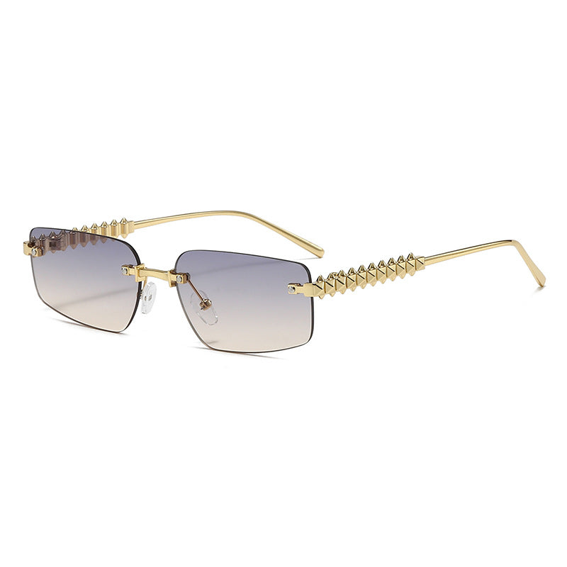 Damen modische rechteckige Brille mit extravaganten Akzenten Karnz