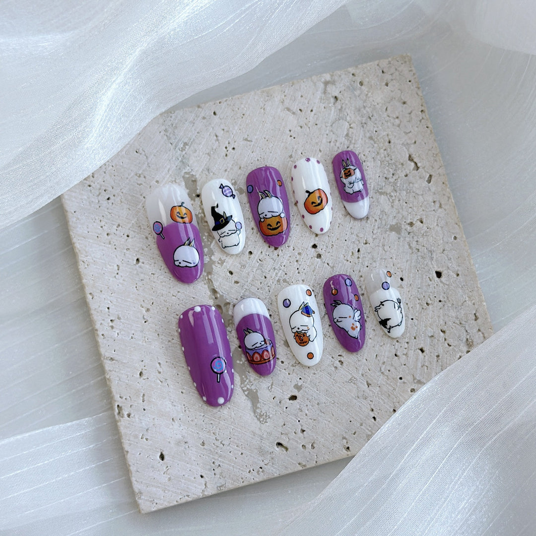 Künstlerisches Press-On Nagelkunstset mit Herz- und himmlischen Designs