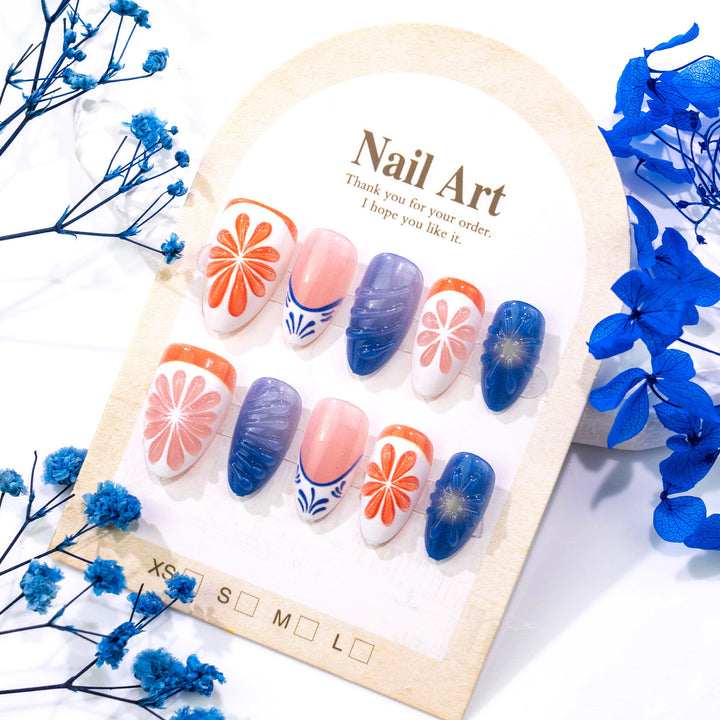 Dekoratives, mit Blumenakzenten versehenes Press-On-Nagel-Set