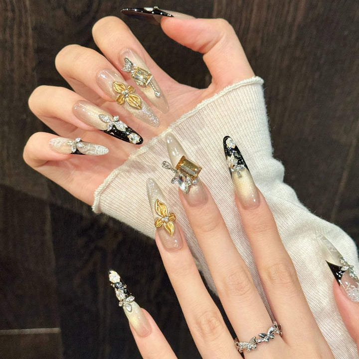Luxuriöses Künstlerisches Press-On Nail Art Set