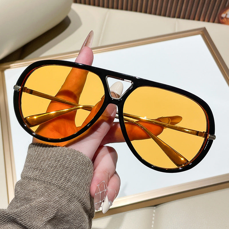Damen Sonnenbrille im extravagantem Design mit markanten Gläsern Karnz