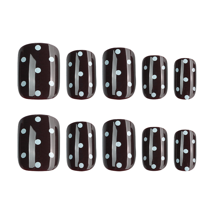 Kunstvolle Nagelkunst mit verspieltem Punktedesign Karnz